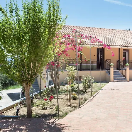 Holiday home Olive Tree House
